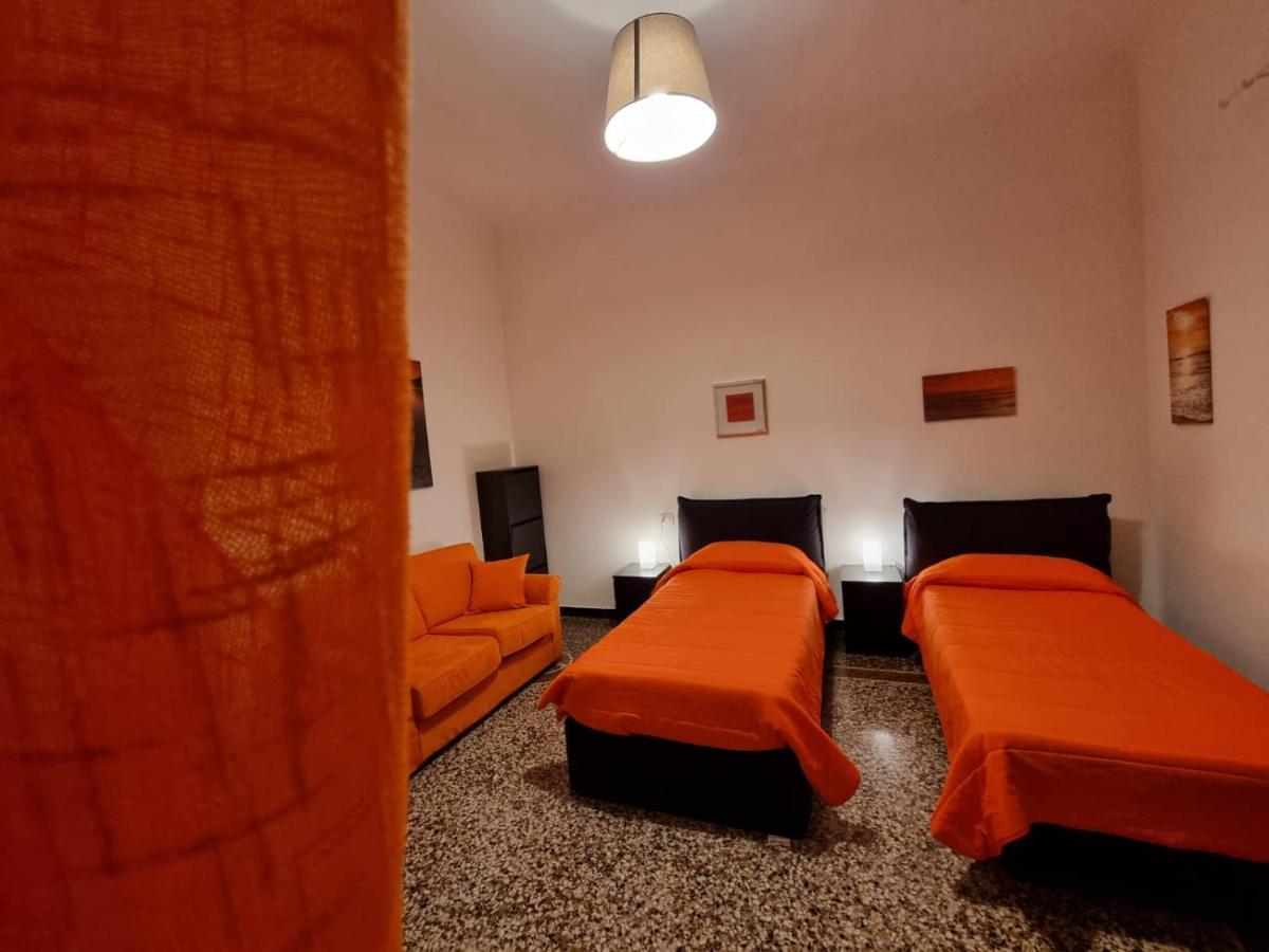 Wow Home 2 - 175 Mq - Posteggio Privato - Davanti Porto Traghetti - Fino A 10 Posti Letto - Balcone Genoa Exterior photo
