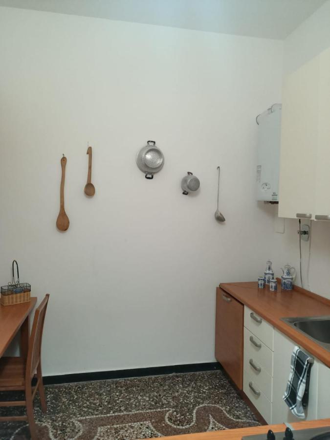 Wow Home 2 - 175 Mq - Posteggio Privato - Davanti Porto Traghetti - Fino A 10 Posti Letto - Balcone Genoa Exterior photo