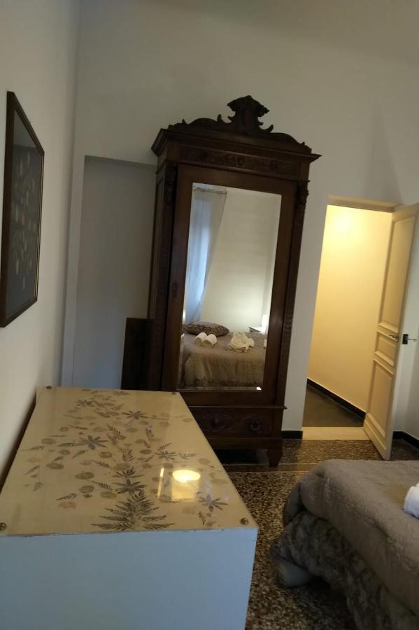 Wow Home 2 - 175 Mq - Posteggio Privato - Davanti Porto Traghetti - Fino A 10 Posti Letto - Balcone Genoa Exterior photo